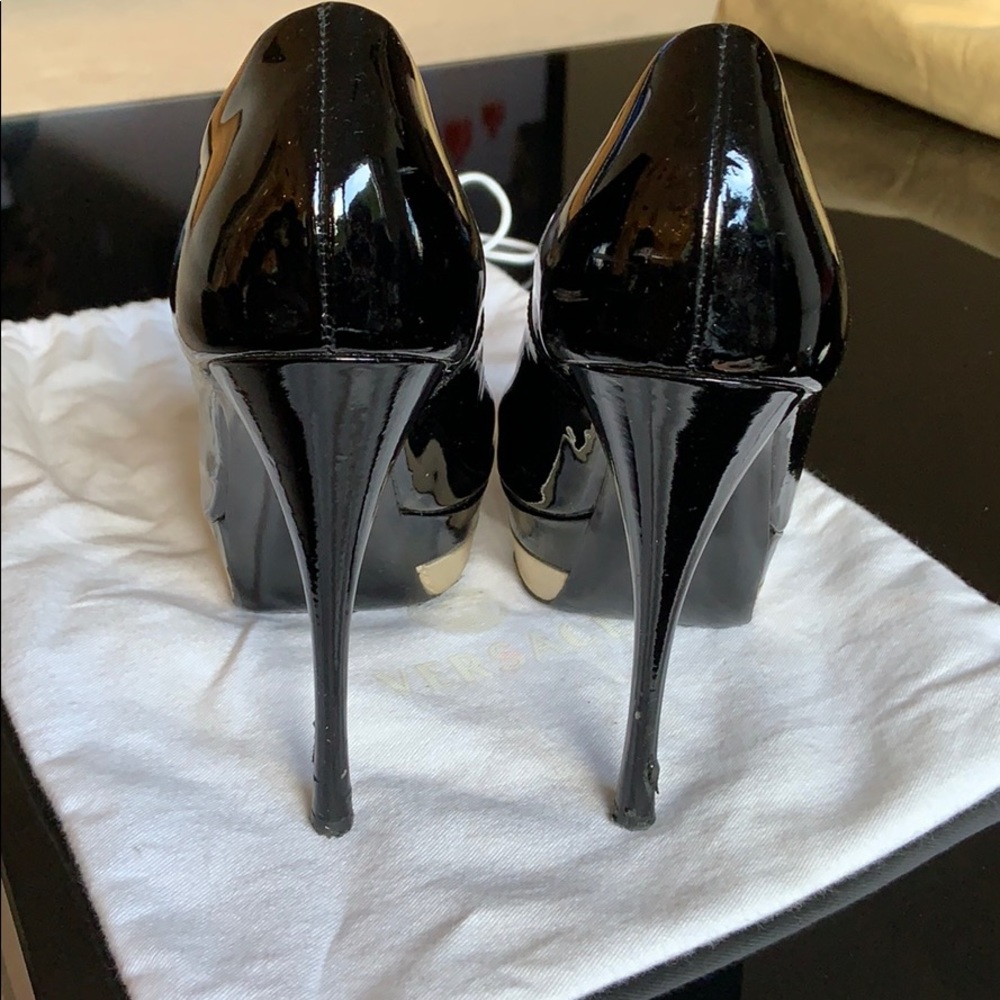 💯 Authentic Versace Peep-Toe platform pump. - Picture 5 of 6